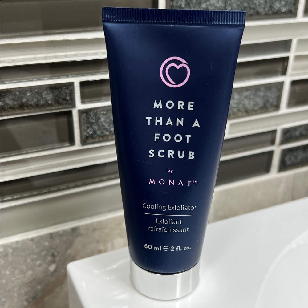 MONAT More Than a Foot Scrub - Cooling Exfoliator, Black